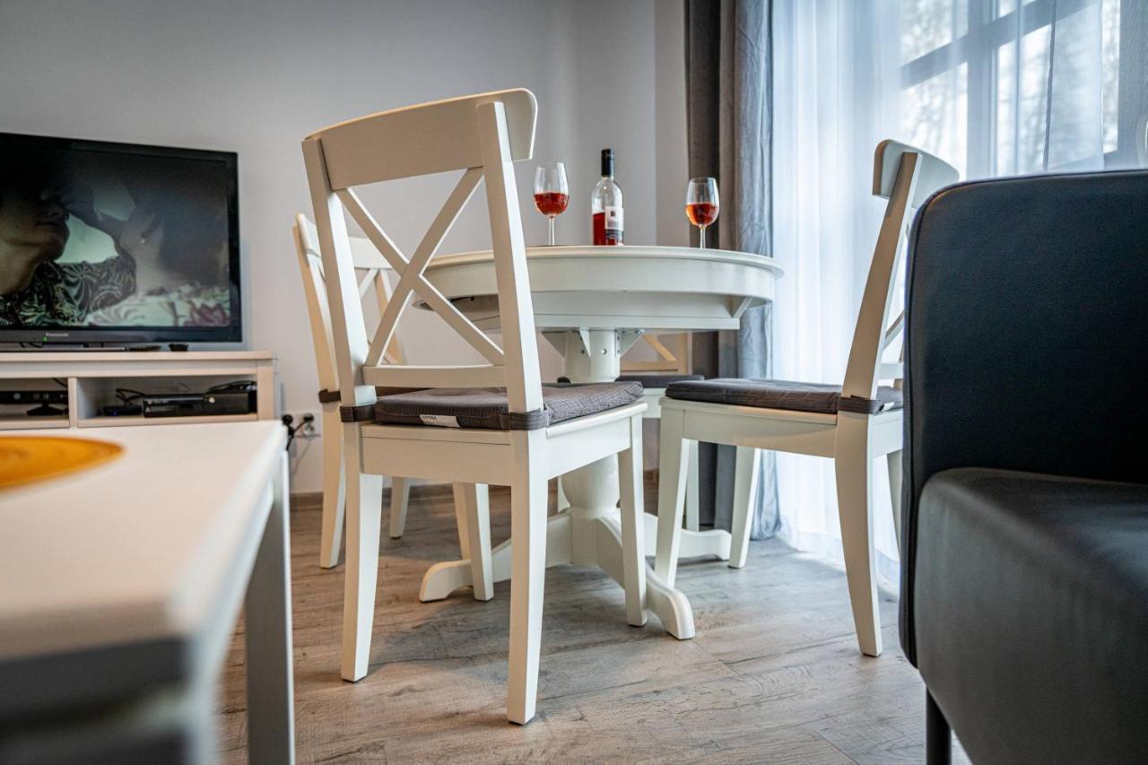 Apartamenty Ustronne Lisciasta Extérieur photo